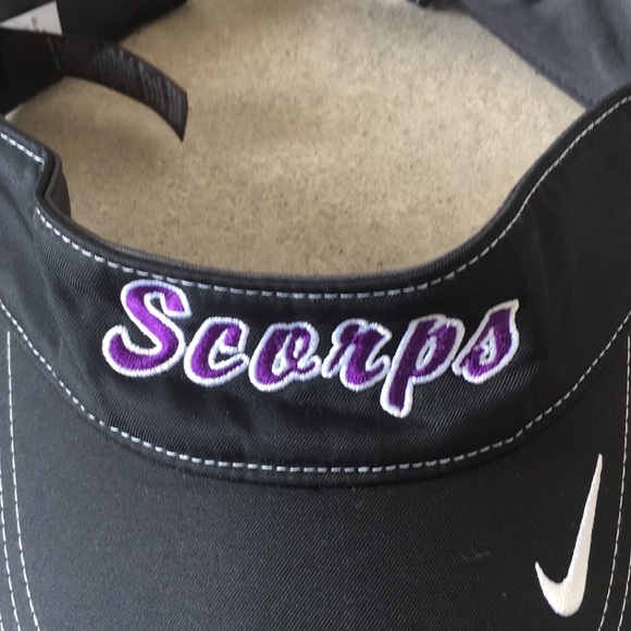 Brand new Nike Golf  Hats - Picture 4 of 5